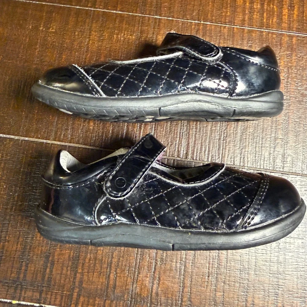 Stride Rite SRT Regan Girls Black Quilted Patent Leather Mary Jane Shoes 8M